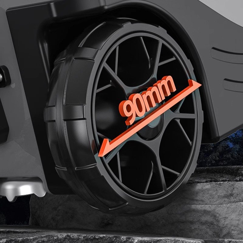 The new German catch box is a full 36-litre fishing kit